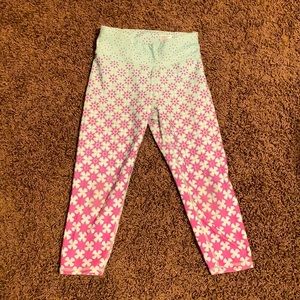 Patterned capris size Medium